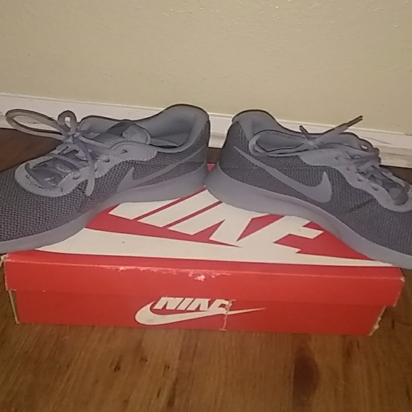 Nike's - Picture 5 of 5